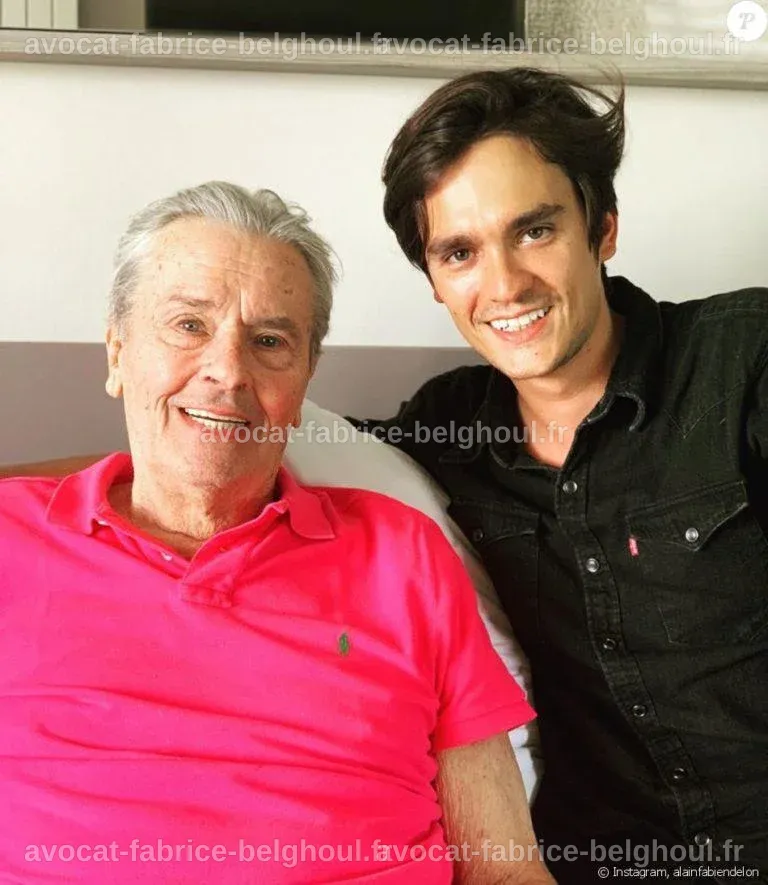 Photo des parents d'Alain Frachon, illustrant son héritage.