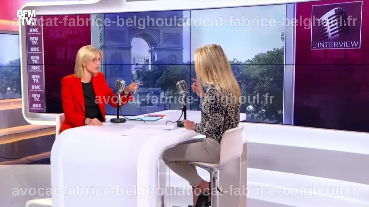 Amandine Atalaya interviewant Agnès Pannier-Runacher lors d'une émission en direct.