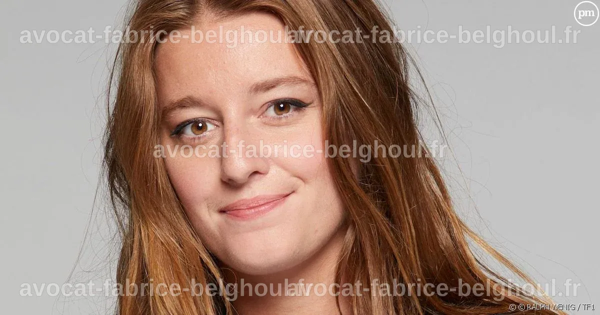 Ambre Chalumeau sur le plateau de TMC, prête à présenter un prime.