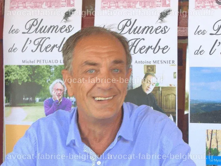 Antoine Mesnier, portrait en gros plan, affichant une expression pensive.