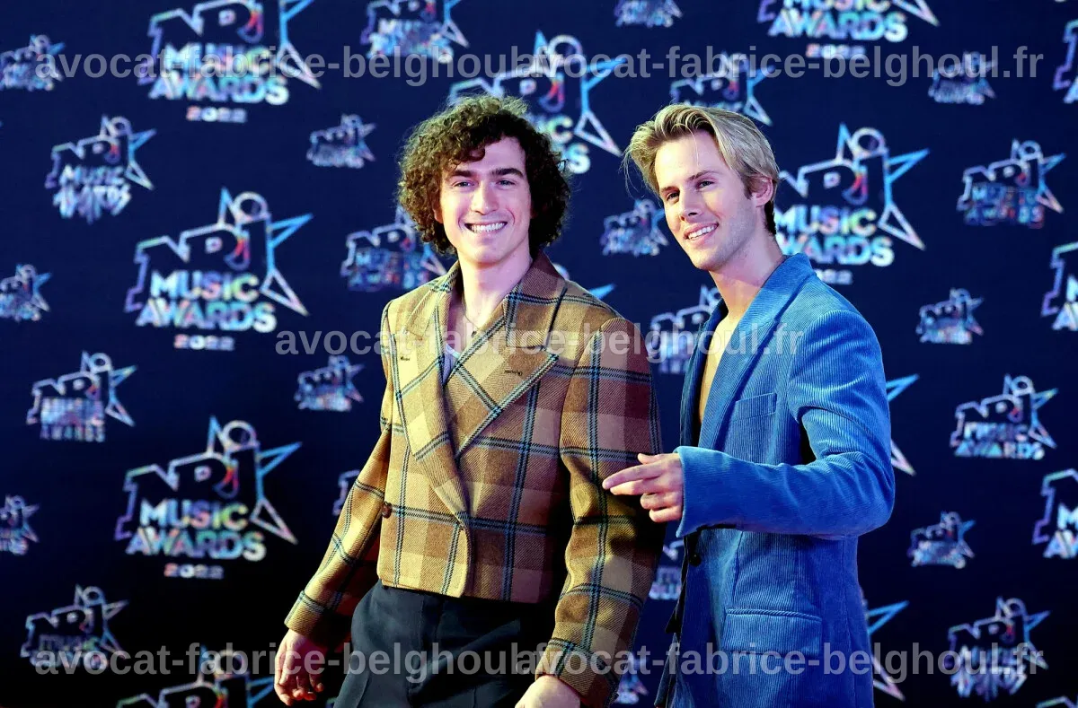 César de Rummel et Dorian Lauduique posant au photocall, sourires éclatants.