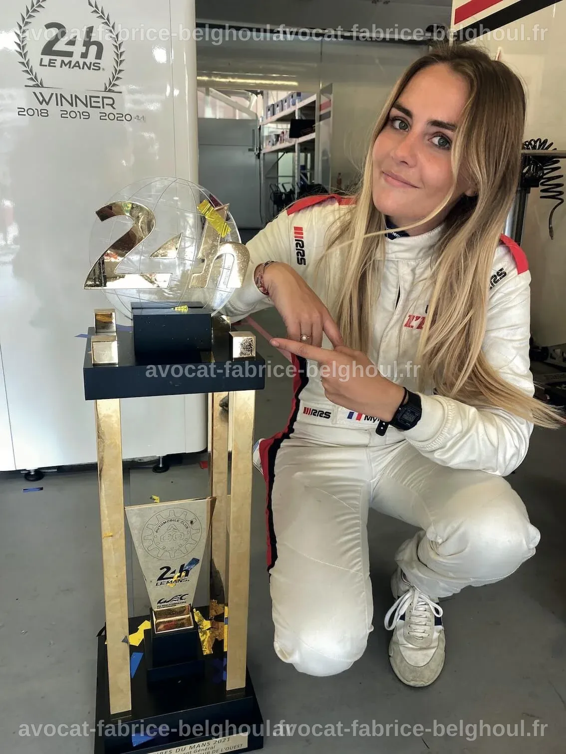Mylène Dorange exprimant sa passion pour la course automobile lors d'une discussion.