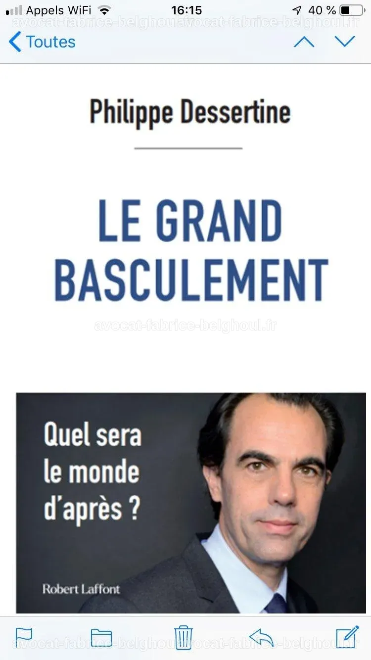 Un portrait de Philippe Dessertine dans un cadre professionnel.